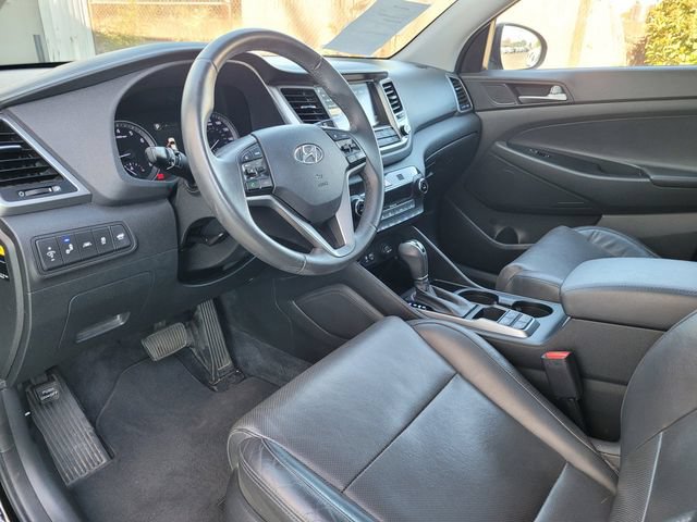 Used 2016 Hyundai Tucson Limited w/ Option Group 03 FWD image 11