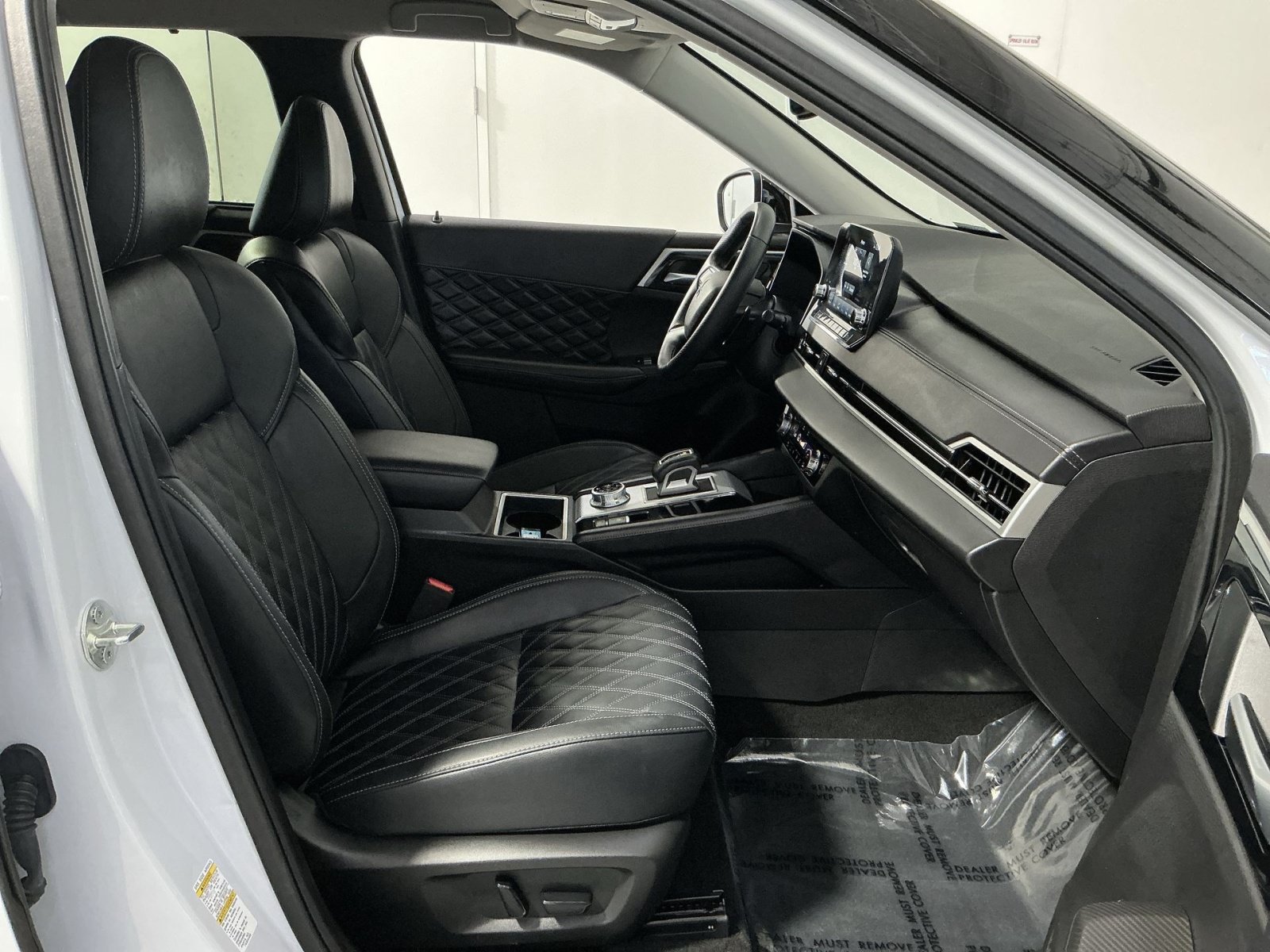 Used 2024 Mitsubishi Outlander SEL AWD/4WD image 27