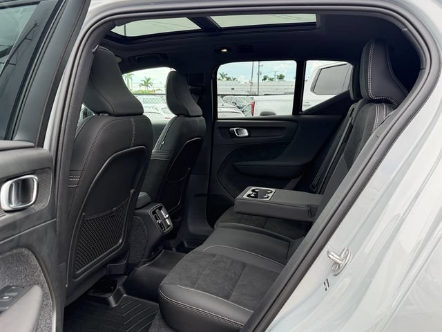 Certified 2026 Volvo XC40 B5 Ultra w/ Protection Package Premier AWD/4WD image 11