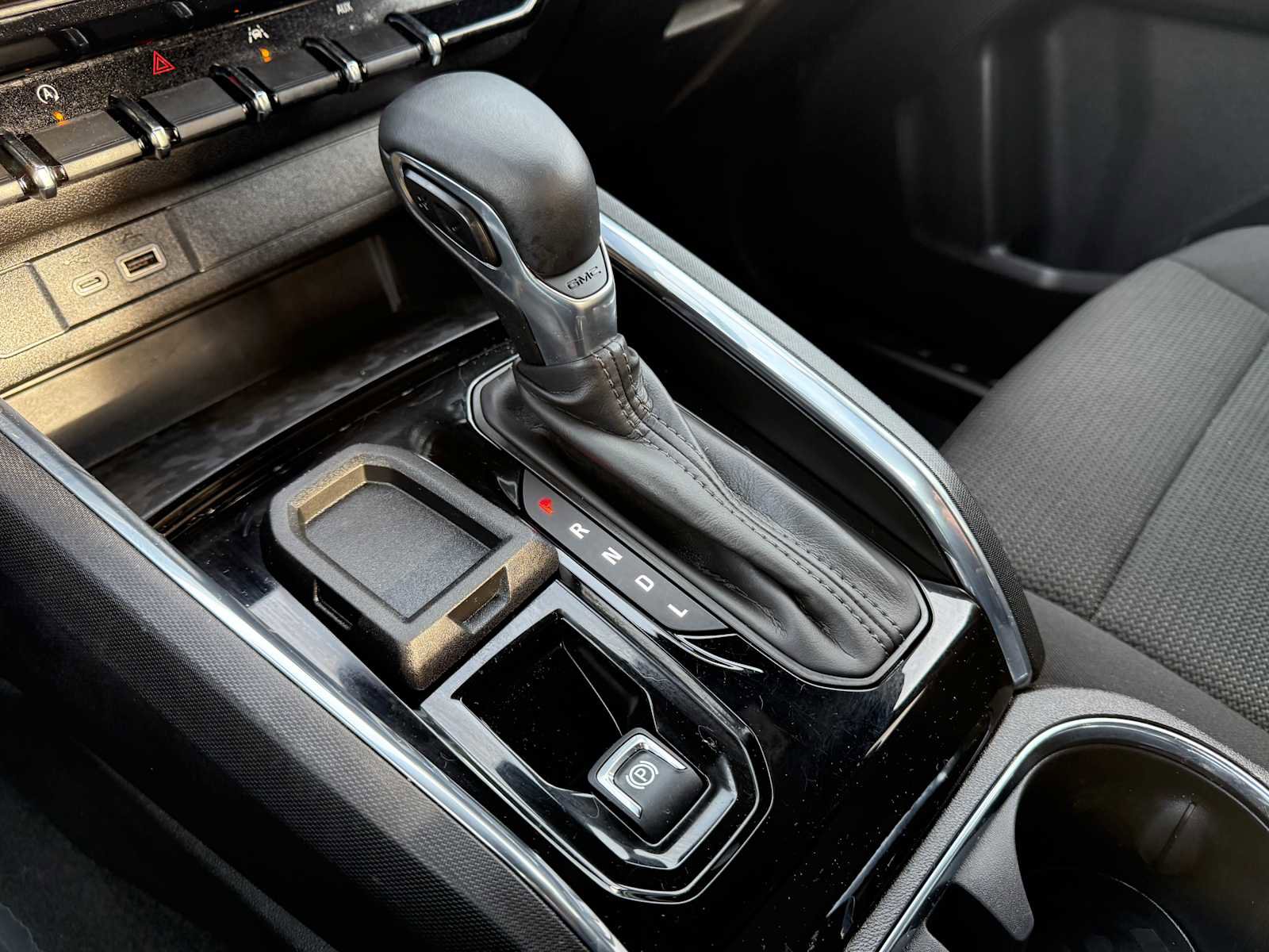 Used 2024 GMC Canyon Elevation w/ Convenience Package image 29