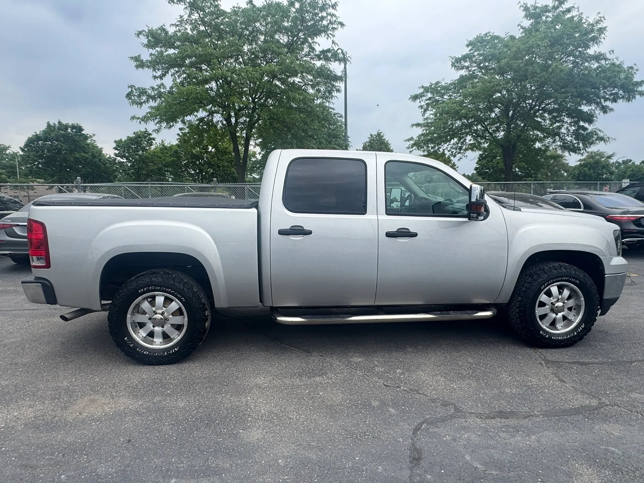 Used 2010 GMC Sierra 1500 SLE w/ Power Pack Plus RWD image 8