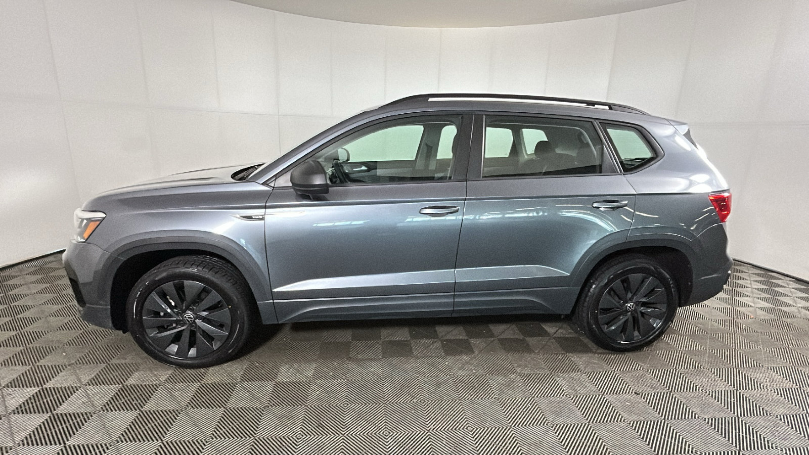 Used 2024 Volkswagen Taos S FWD image 5