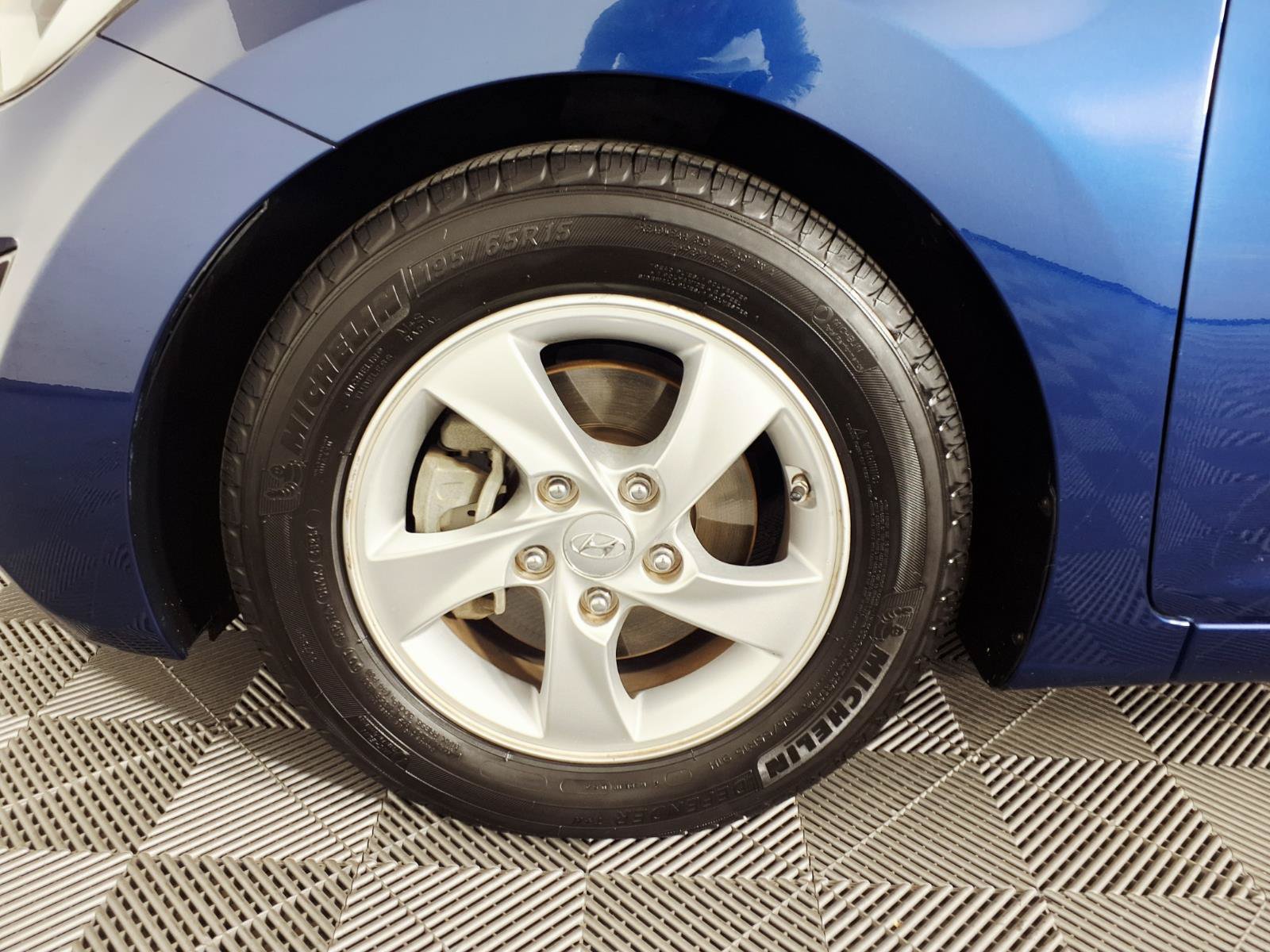 Used 2015 Hyundai Elantra SE FWD image 7