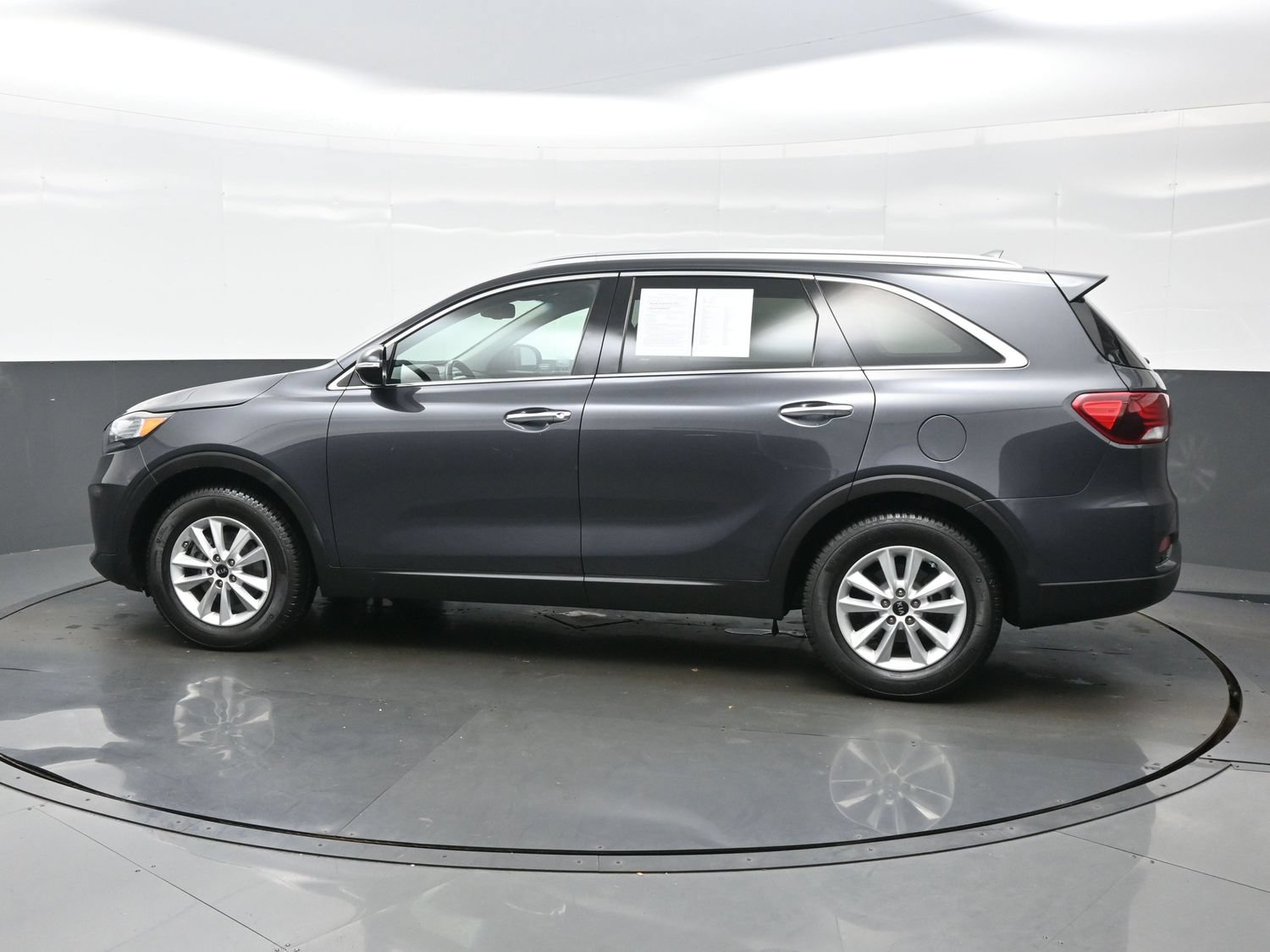 Used 2019 Kia Sorento FWD w/ Option Group 020 image 3