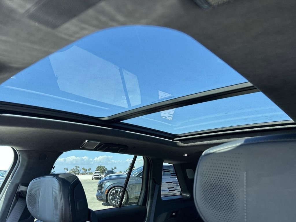 New 2026 Cadillac Vistiq Platinum image 6