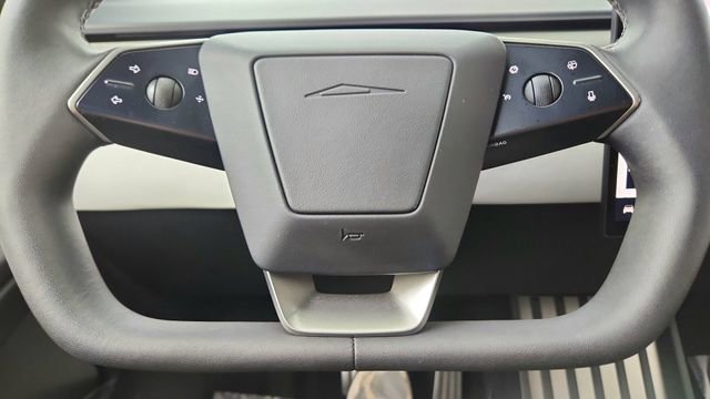 Used 2024 Tesla Cybertruck AWD Crew Cab image 38