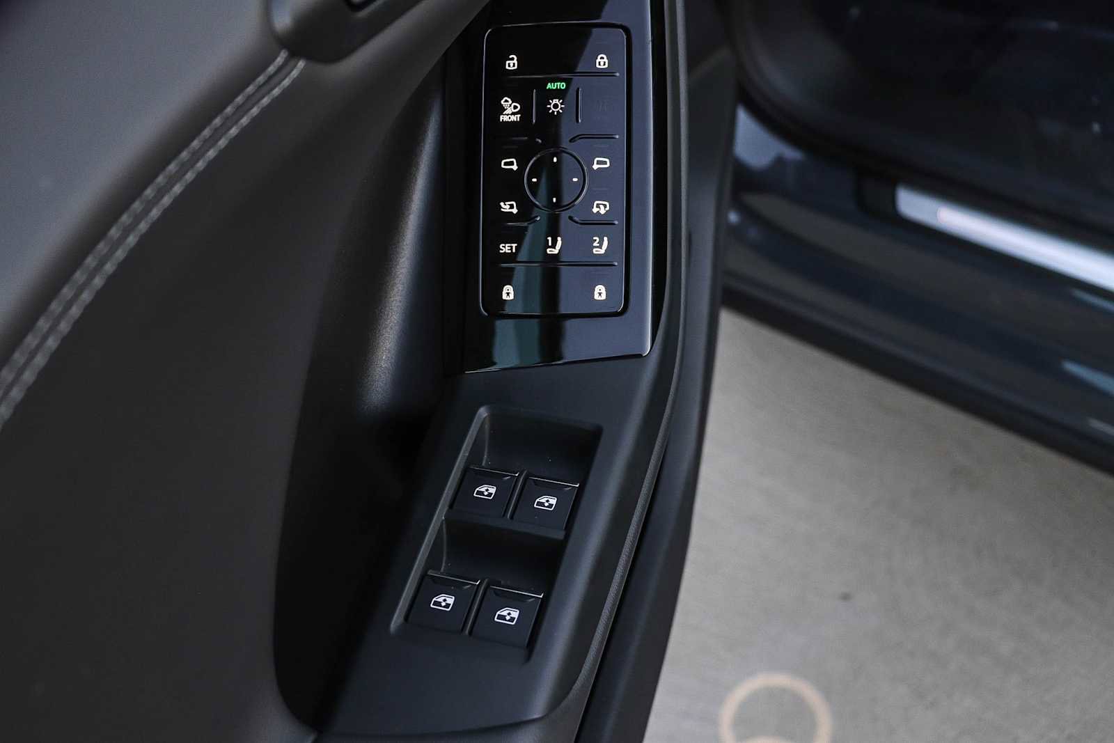 Used 2025 Audi Q6 e-tron Premium Plus w/ Premium Plus image 25