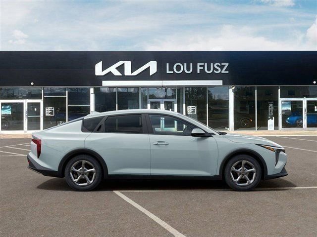 New 2026 Kia K4 FWD image 7