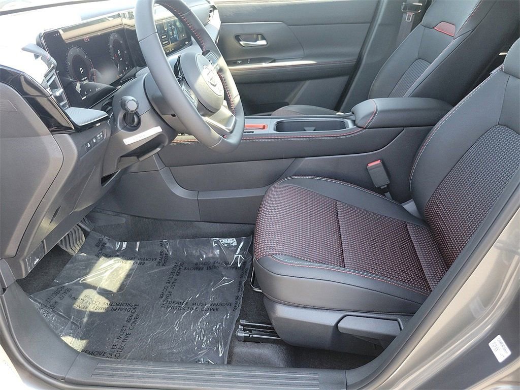 New 2026 Nissan Kicks SR w/ SR Premium Package image 10