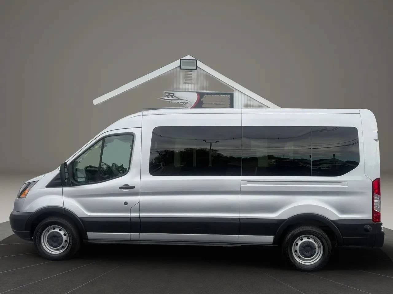 Used 2017 Ford Transit 350 XL RWD image 10
