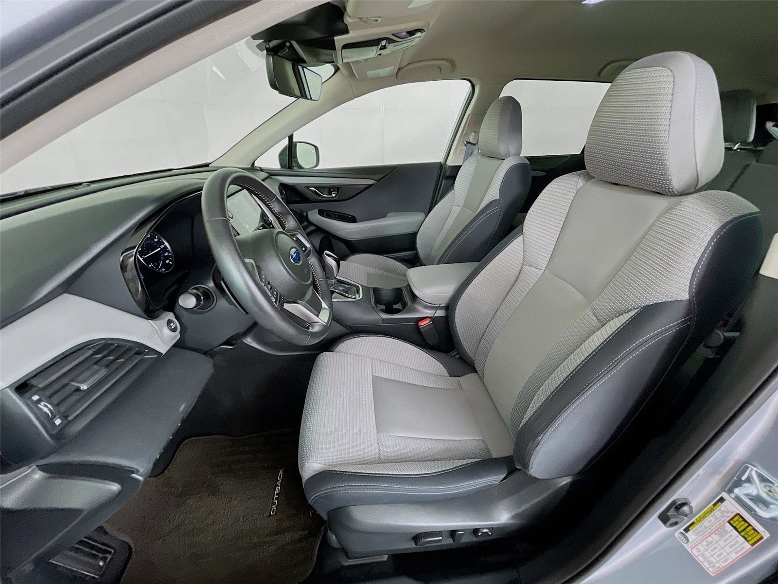 Used 2025 Subaru Outback Premium AWD/4WD image 24