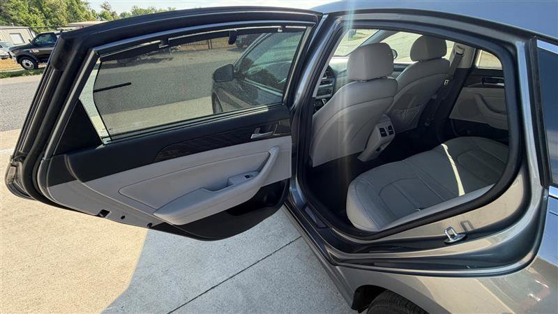 Used 2018 Hyundai Sonata Limited w/ Limited Ultimate Package 03 FWD image 14