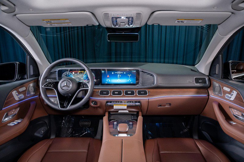 New 2026 Mercedes-Benz GLS 450 4MATIC image 14