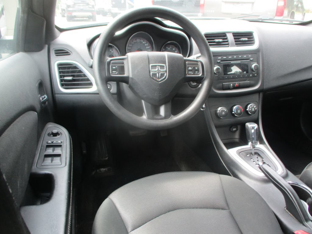 Used 2012 Dodge Avenger SE FWD image 9
