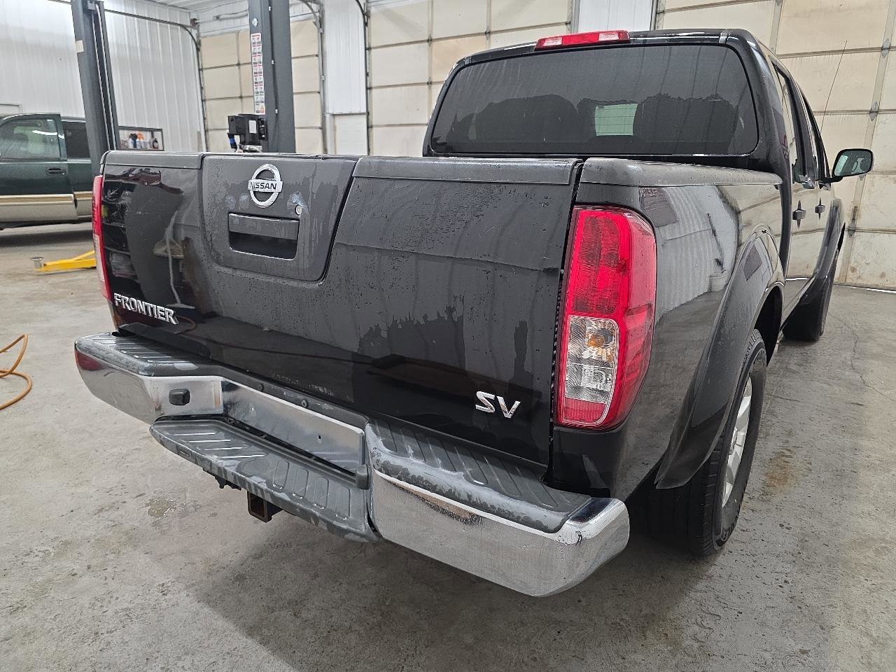 Used 2012 Nissan Frontier SV image 12