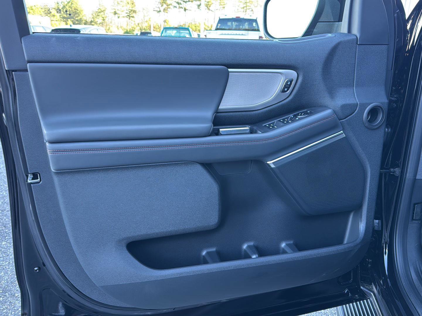 New 2025 Ford Expedition Active image 20