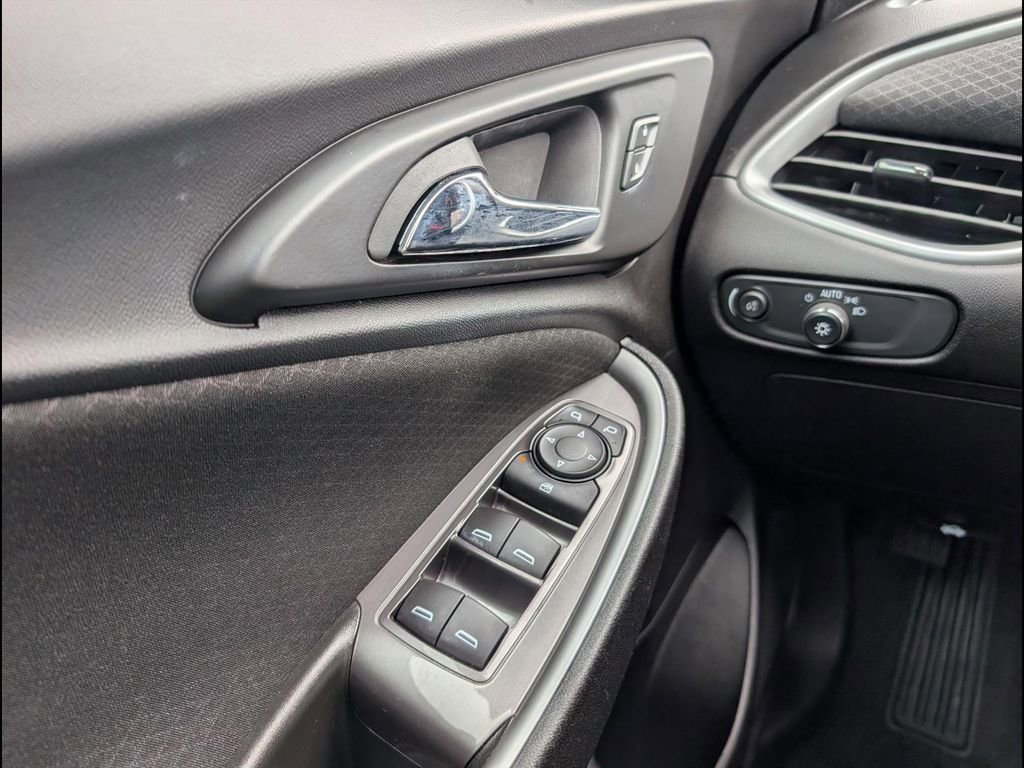 Used 2021 Chevrolet Malibu LS w/ Driver Confidence Package II image 19