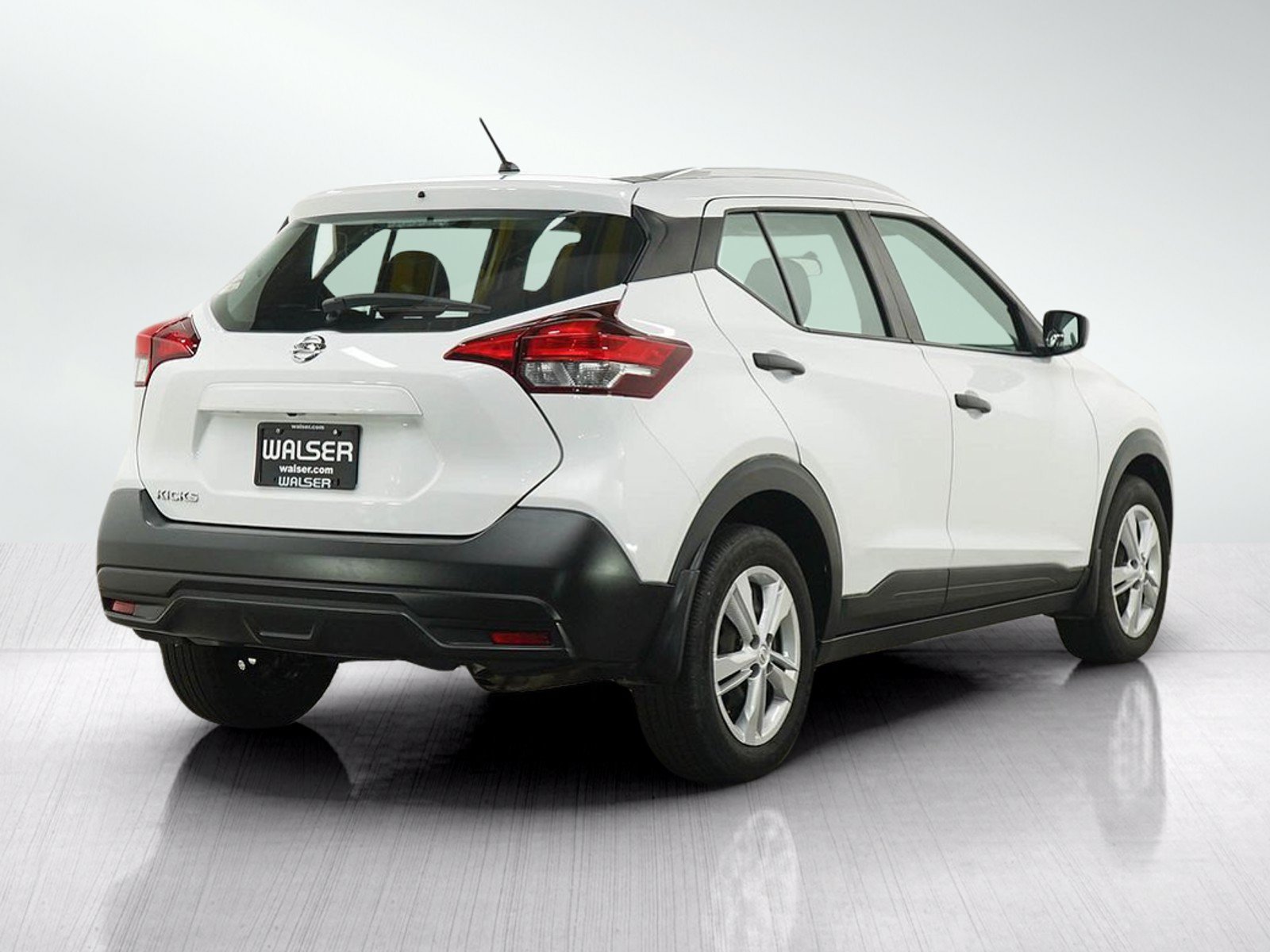Used 2019 Nissan Kicks S FWD image 5