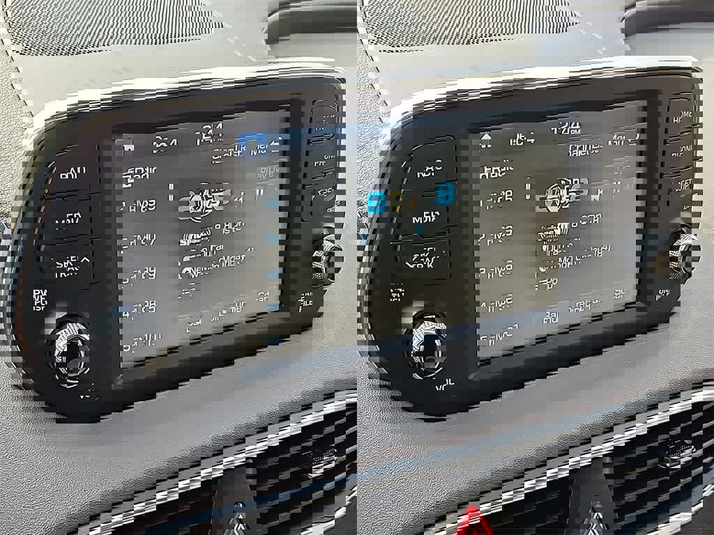 Used 2019 Hyundai Santa Fe SEL w/ Cargo Package image 16