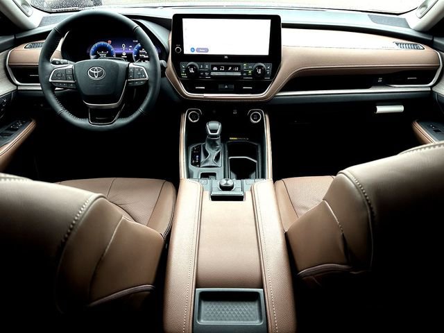 New 2026 Toyota Grand Highlander Platinum image 23