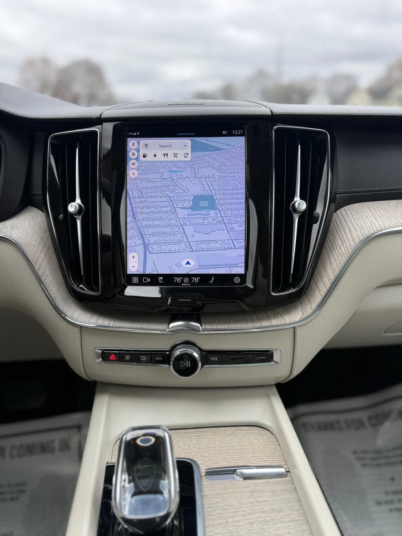 Used 2022 Volvo XC60 T8 Inscription w/ Advanced Package image 24