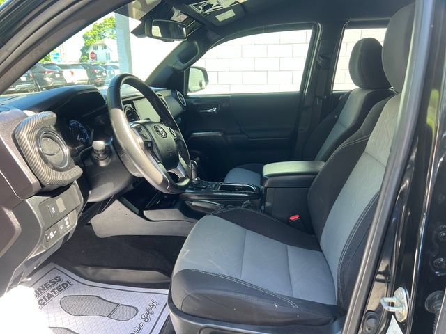 Used 2020 Toyota Tacoma TRD Off-Road w/ Technology Package AWD/4WD image 10