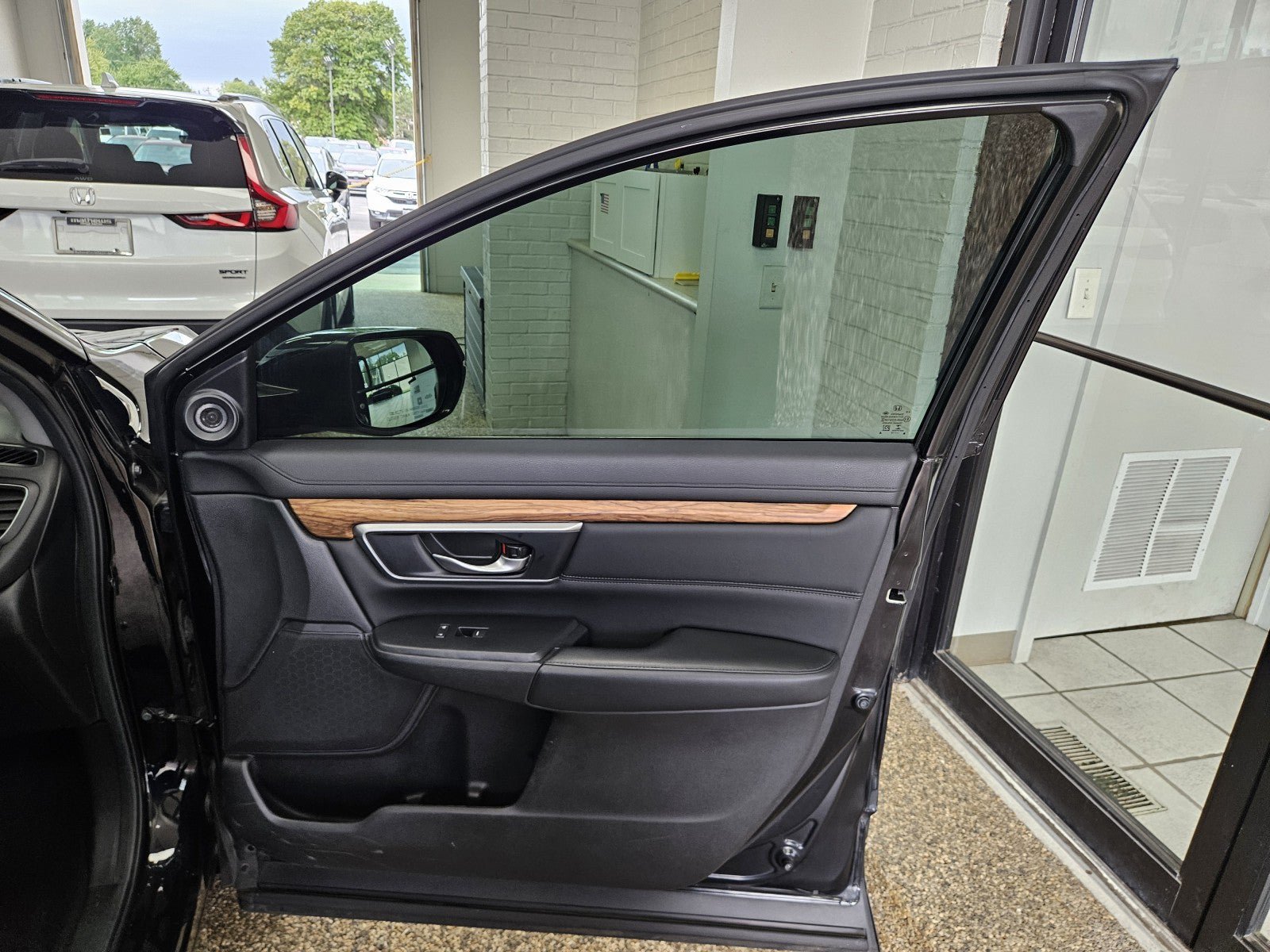 Used 2019 Honda CR-V Touring image 15