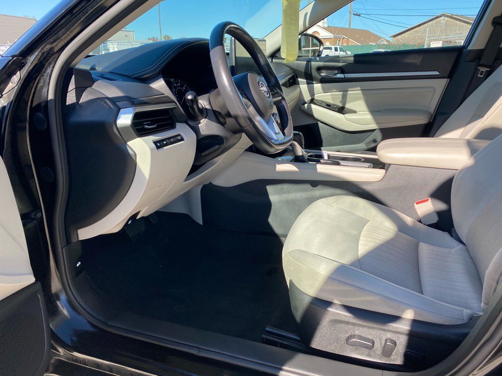 Used 2023 Nissan Altima 2.5 SV w/ SV Premium Package image 20