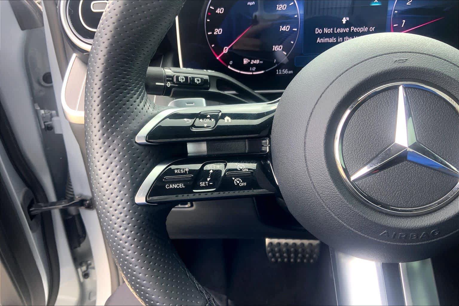 Used 2025 Mercedes-Benz GLC 300 image 21