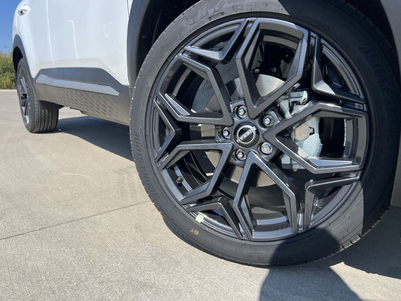 New 2027 Nissan Kicks SR FWD image 6