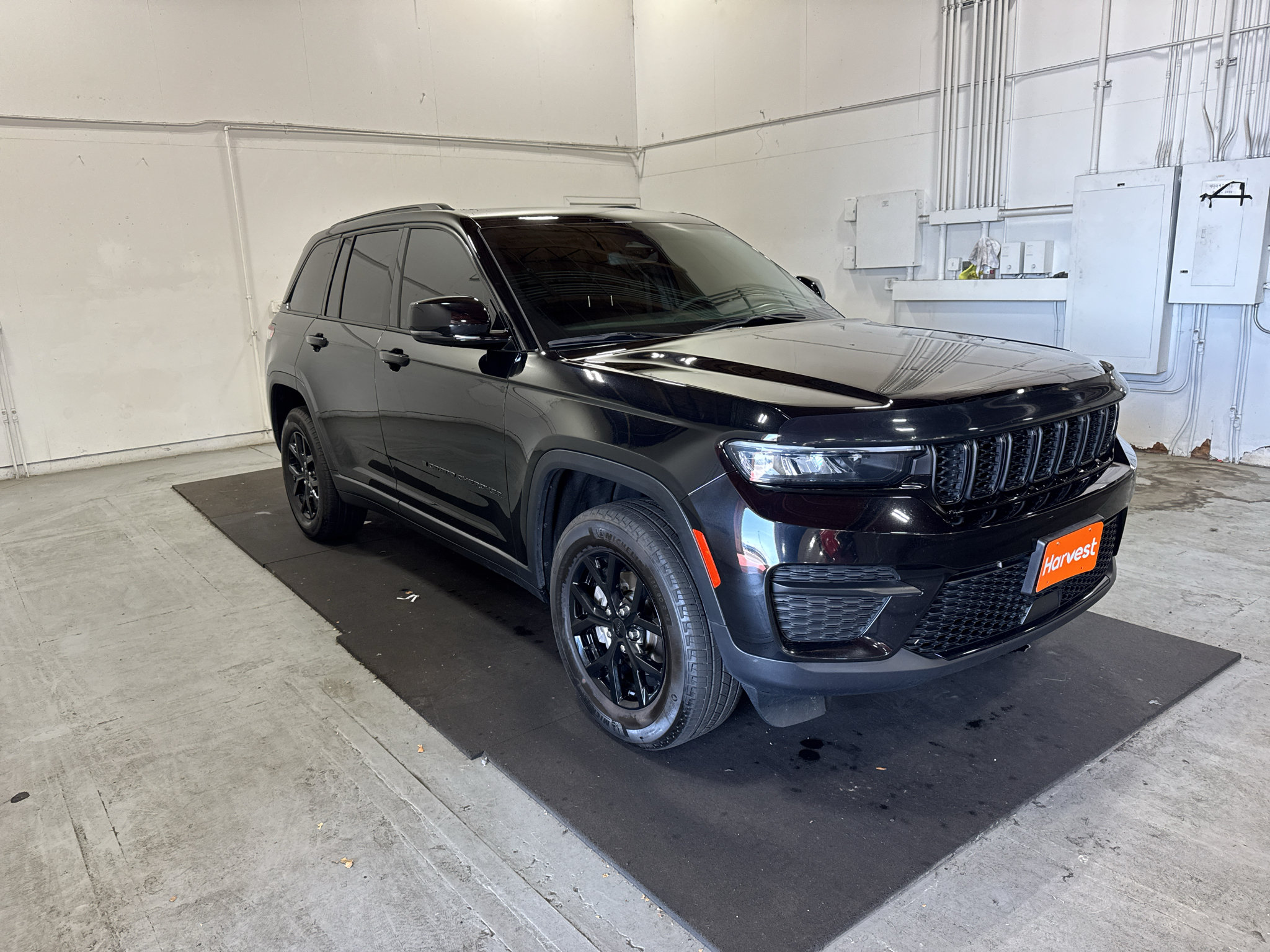 Used 2024 Jeep Grand Cherokee Altitude