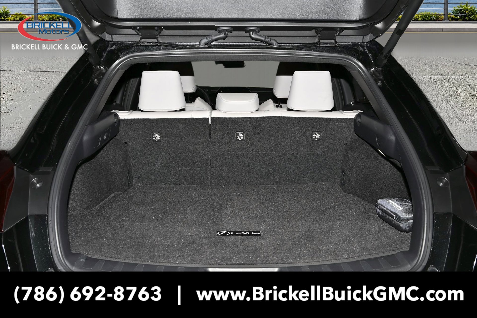 Used 2025 Lexus UX 300h FWD w/ Accessory Package (Z1) image 12