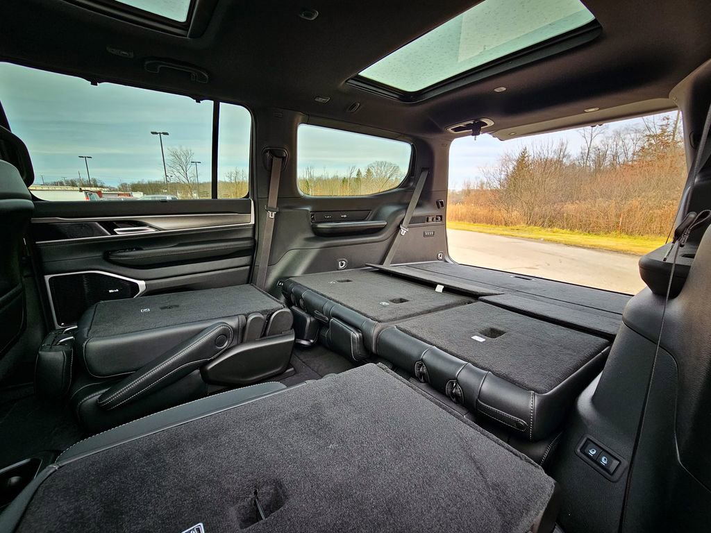New 2025 Jeep Wagoneer Series III image 48