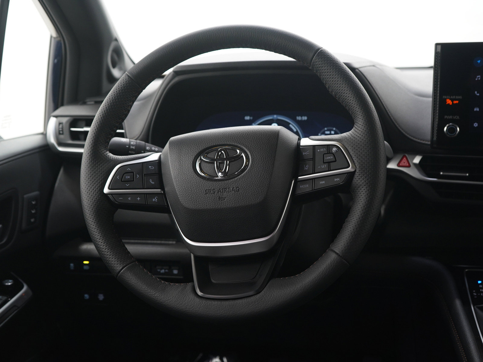 Used 2025 Toyota Sienna Platinum AWD/4WD image 21