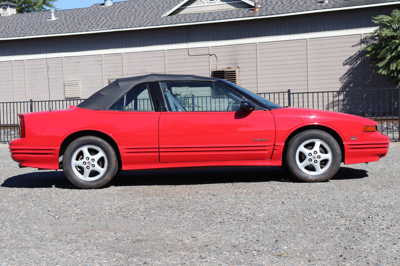 Used 1993 Oldsmobile Cutlass Supreme Convertible image 19
