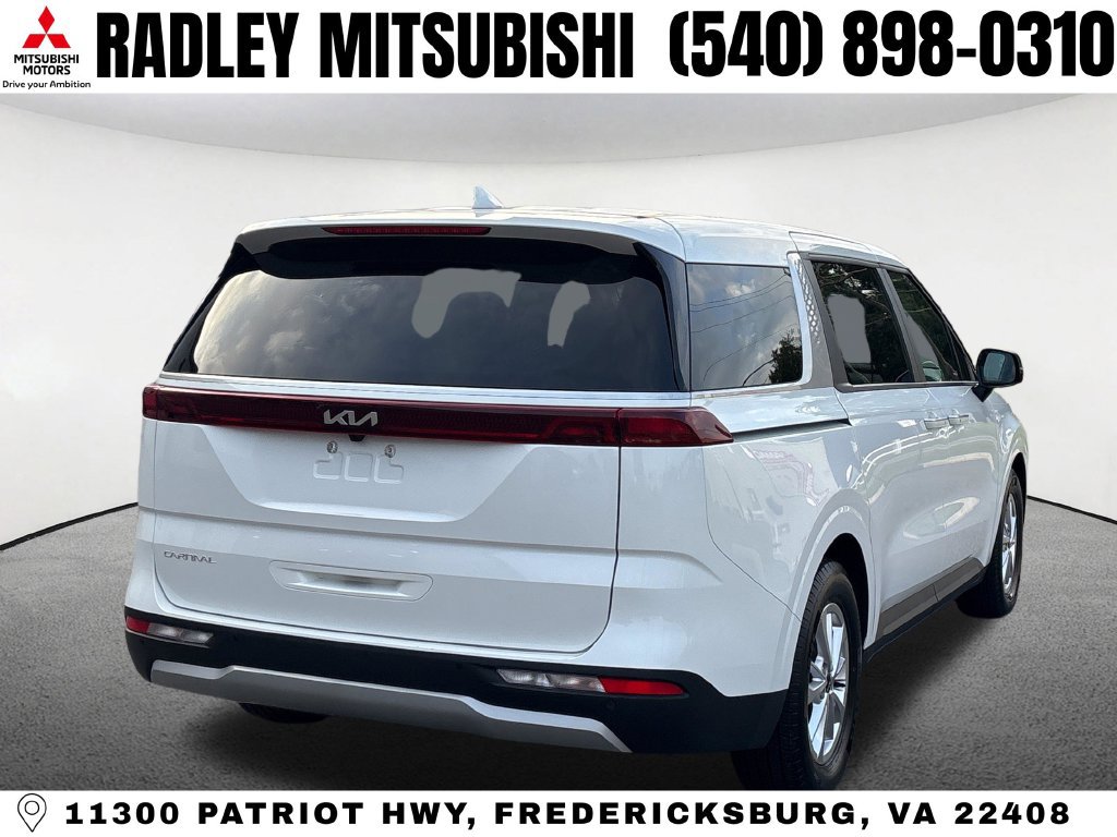 Used 2023 Kia Carnival LX FWD image 19