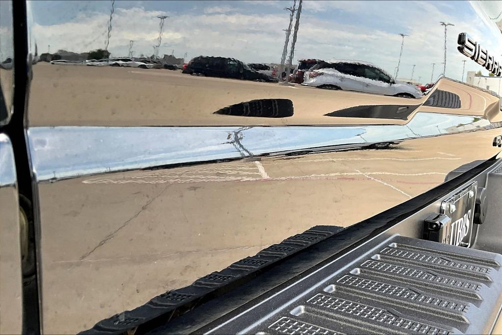 Used 2024 GMC Sierra 2500 AT4X image 44