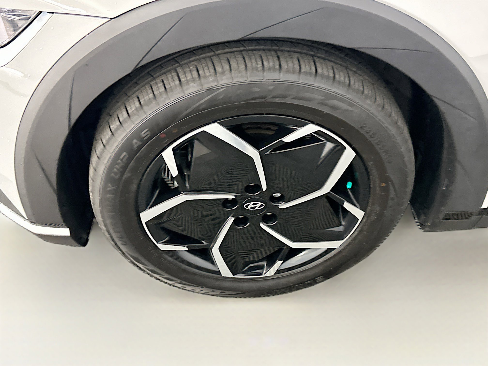 Used 2024 Hyundai Ioniq 5 SE image 11