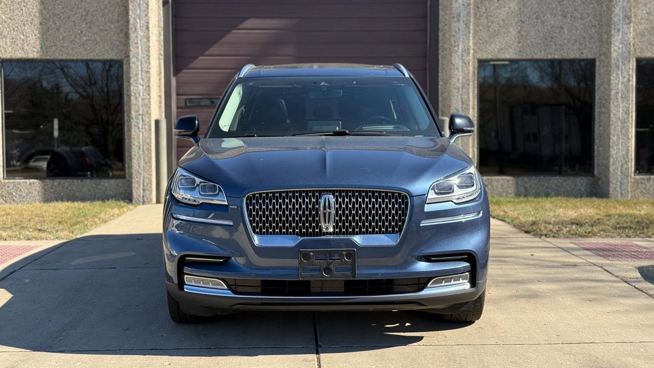 Used 2020 Lincoln Aviator Reserve w/ Equipment Group 202A AWD/4WD image 2