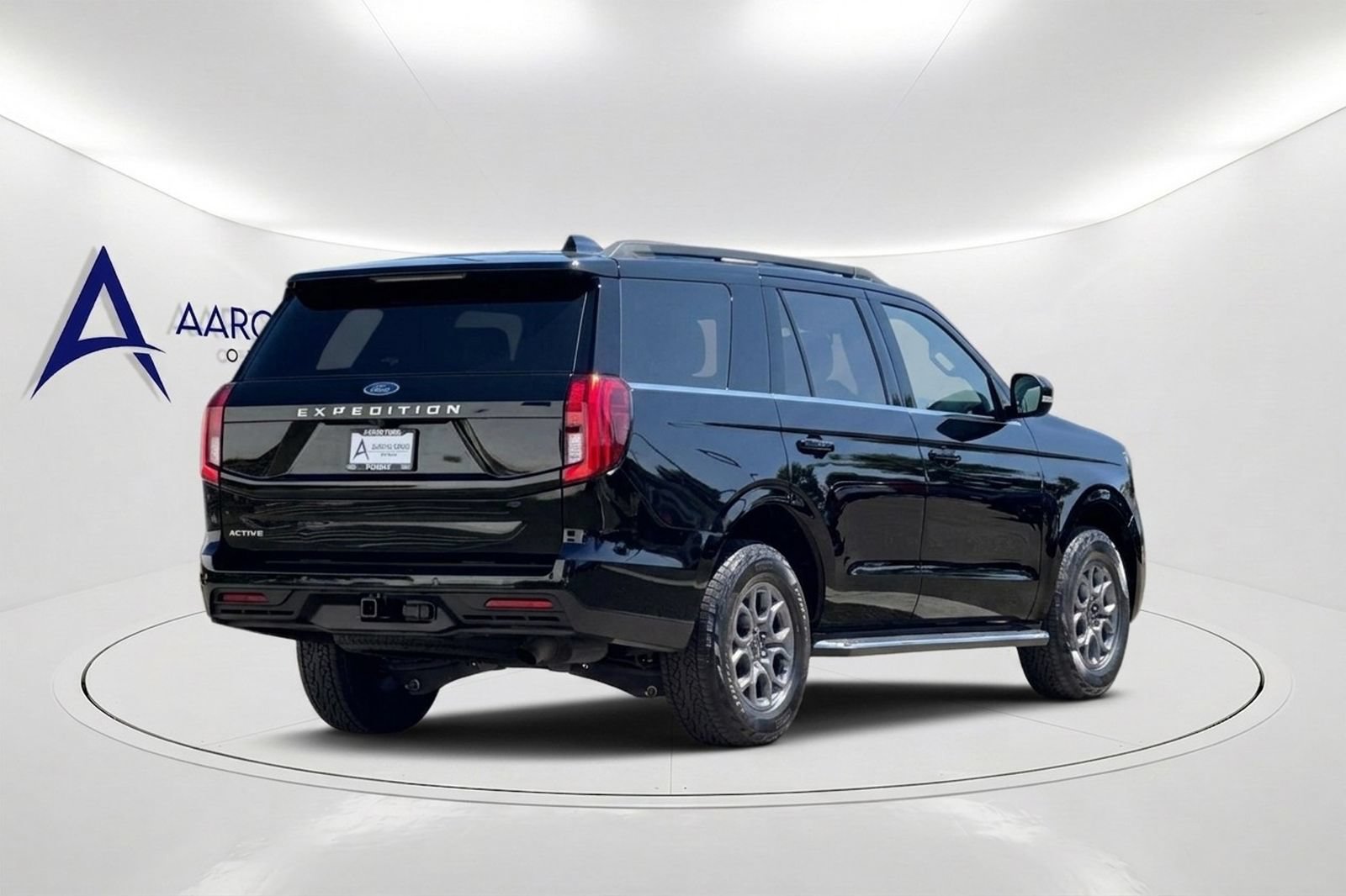 Used 2025 Ford Expedition Active RWD image 5