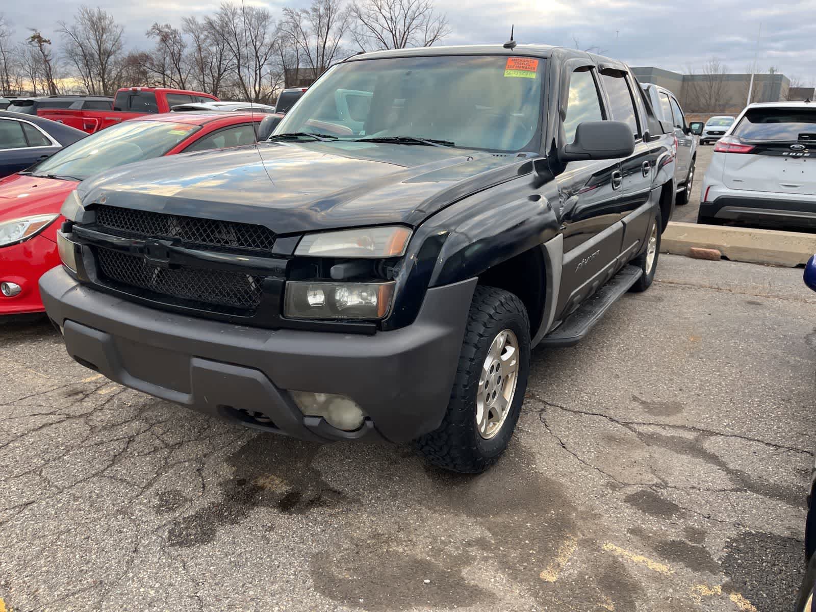 Used 2003 Chevrolet Avalanche 4x4 w/ Suspension Package, Off-Road image 2