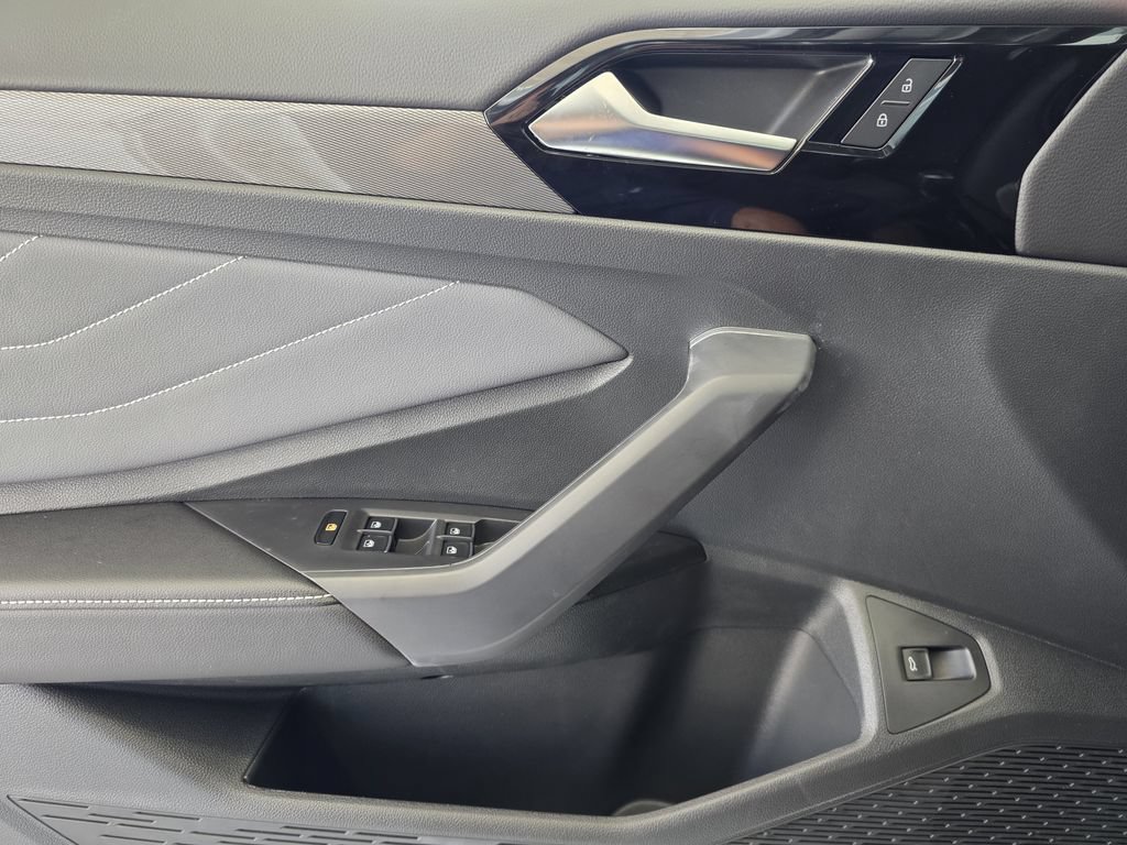 New 2026 Volkswagen Jetta SEL FWD image 19