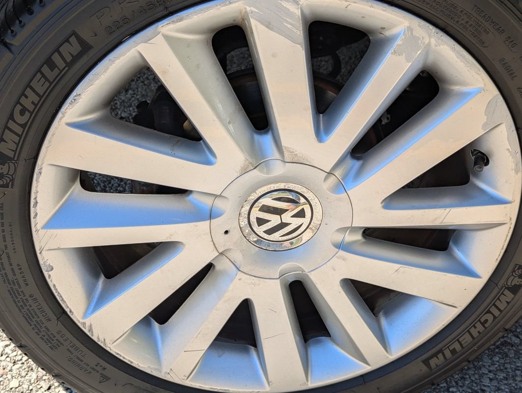 Used 2008 Volkswagen Beetle SE FWD image 28