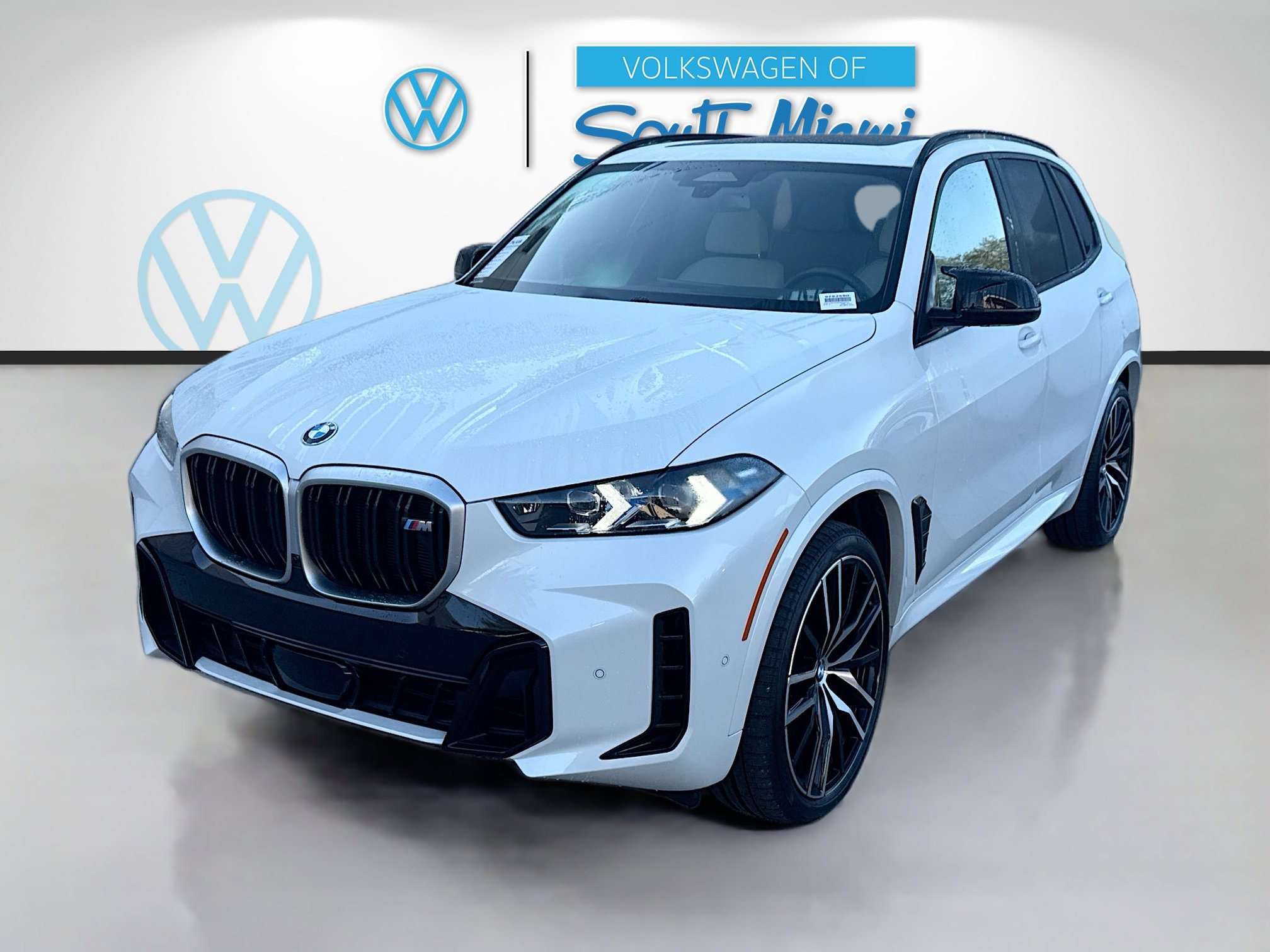 Used 2025 BMW X5 M60i w/ Climate Comfort Package image 3