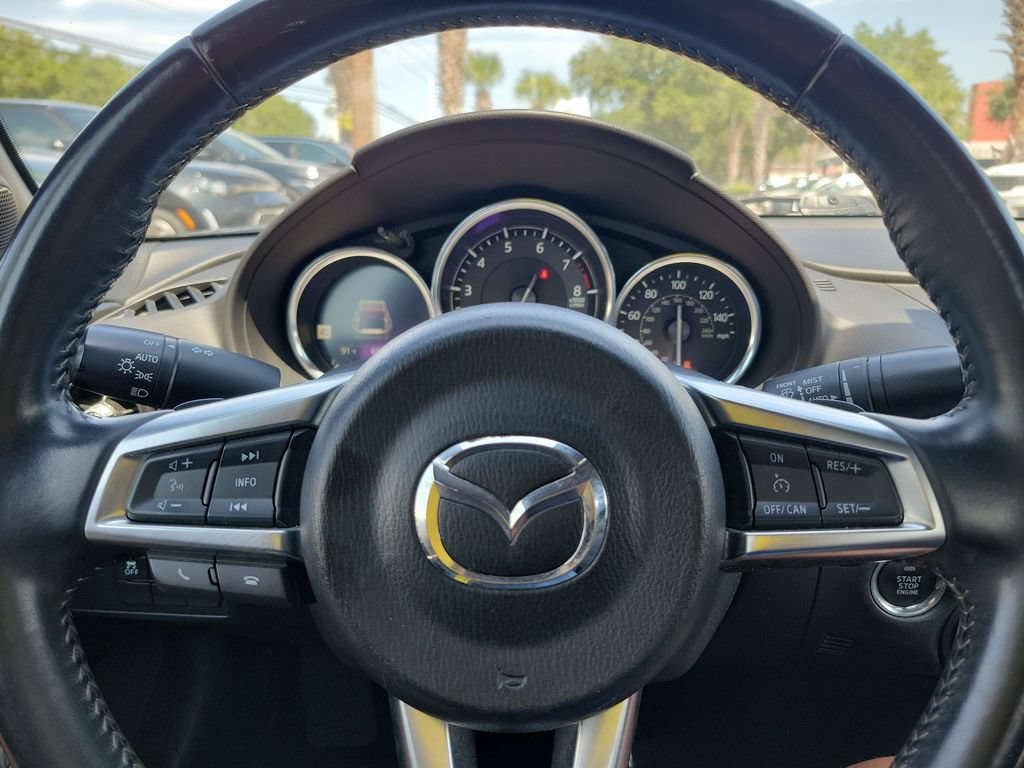 Used 2021 MAZDA MX-5 Miata RF Grand Touring RWD image 24