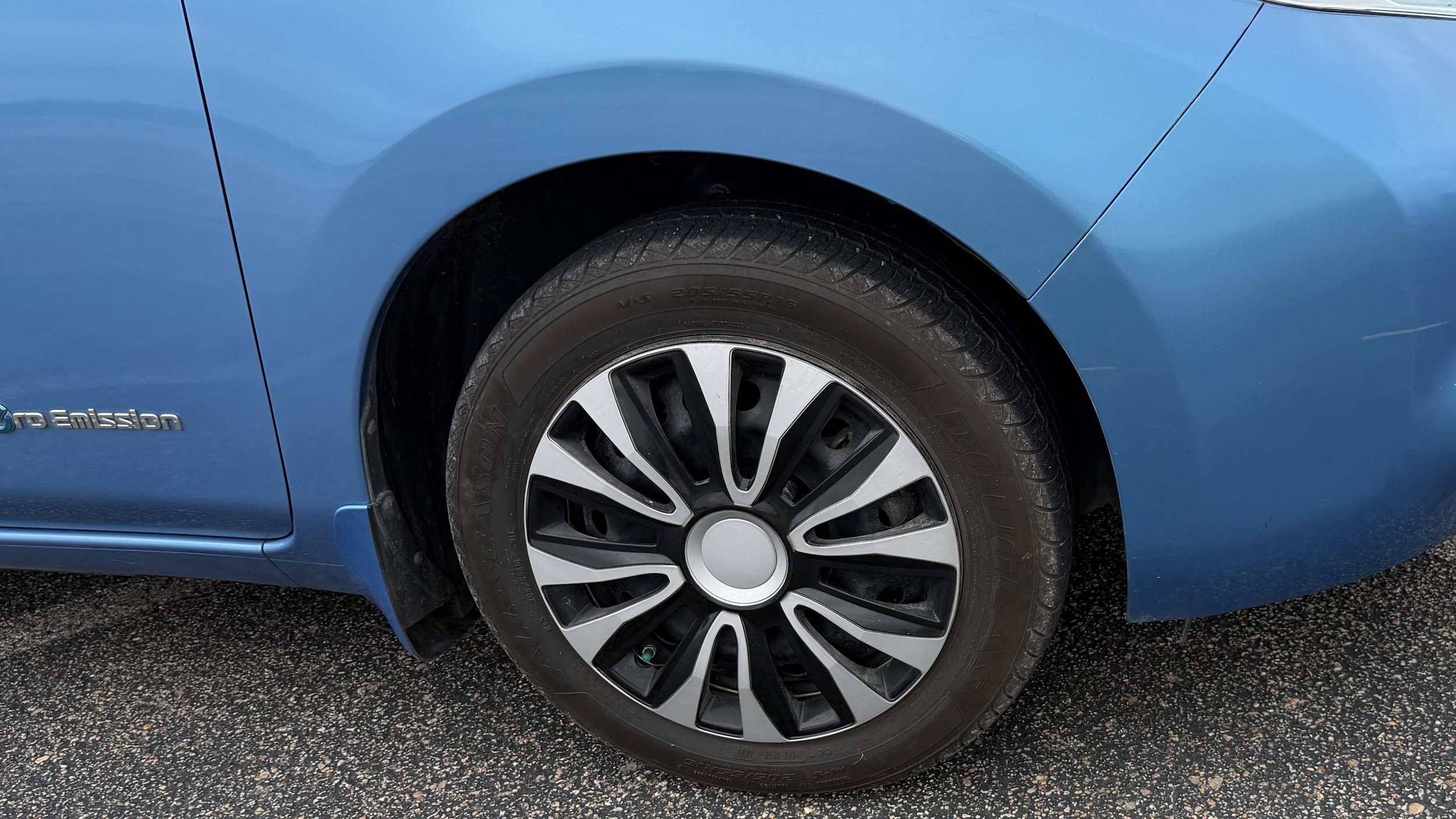 Used 2014 Nissan Leaf S FWD image 14