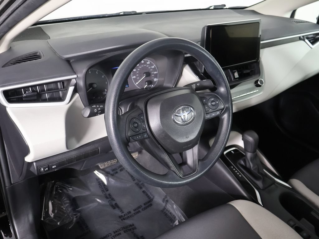 Used 2025 Toyota Corolla LE FWD image 23