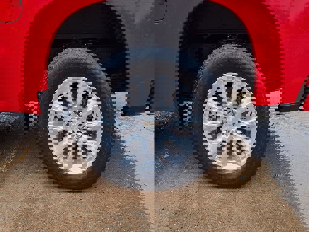 Used 2020 Chevrolet Silverado 1500 Custom w/ Custom Value Package image 8