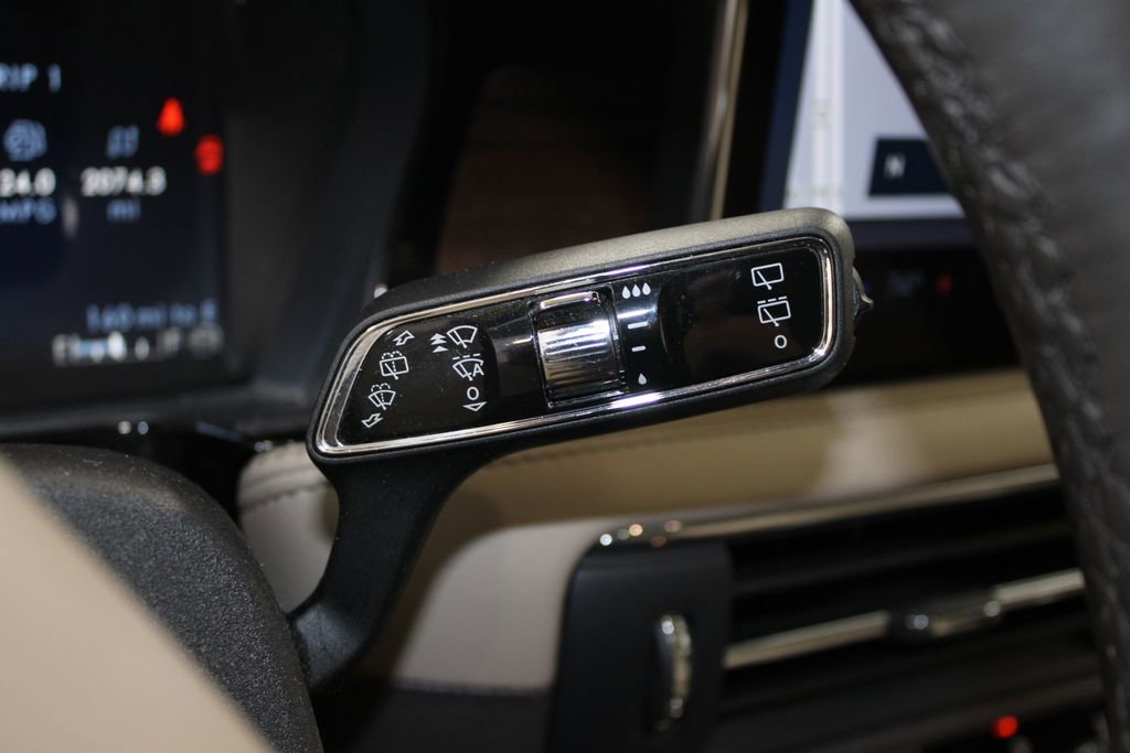 Used 2023 Lincoln Corsair Reserve w/ Equipment Group 201A image 40