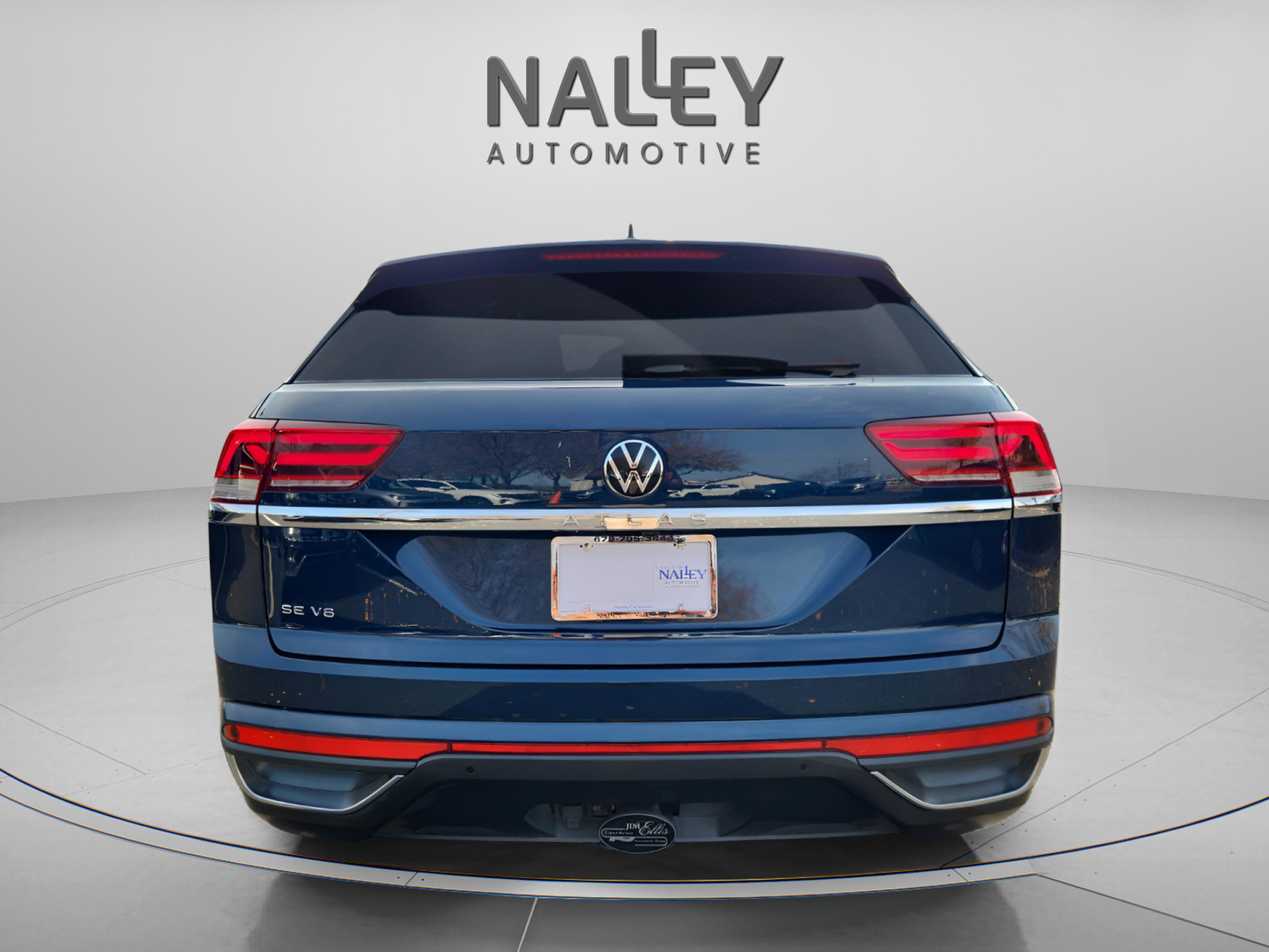 Used 2020 Volkswagen Atlas Cross Sport SE w/ Panoramic Sunroof Package image 4